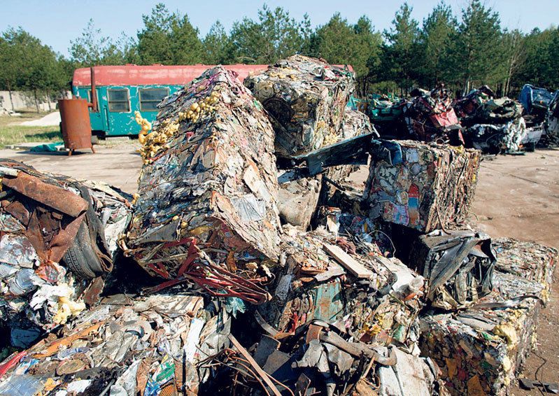 Będą prasować porzucone samochody na koszt właścicieli