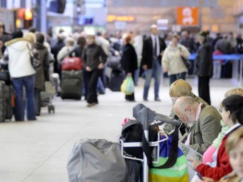 Podróżujesz koleją lub samolotem? Zobacz jakie masz prawa!