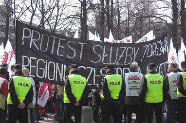 Protest lekarzy przeniósł się pod Ministerstwo Zdrowia