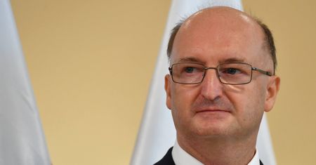 Wybory parlamentarne 2019. Nietypowy plakat wyborczy wiceszefa MSZ Piotra Wawrzyka