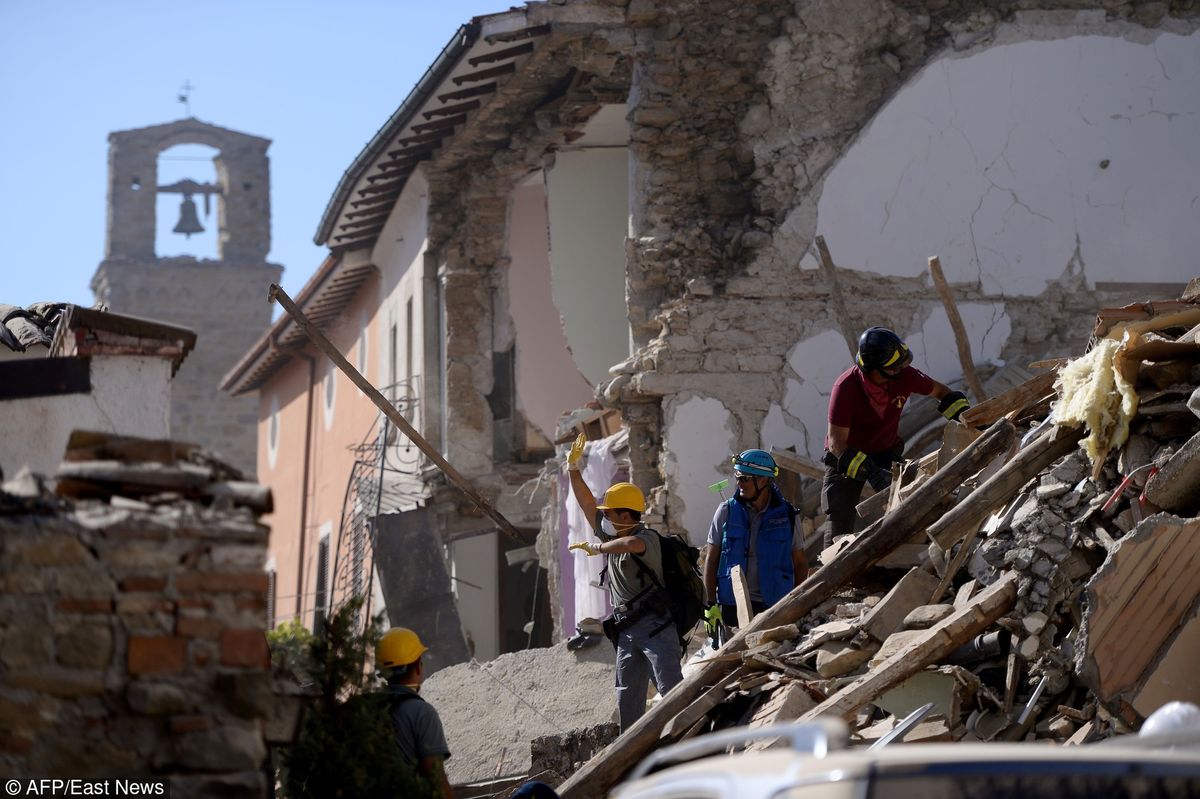 Trzęsienie ziemi we Włoszech i Birmie - zniszczone cenne zabytki