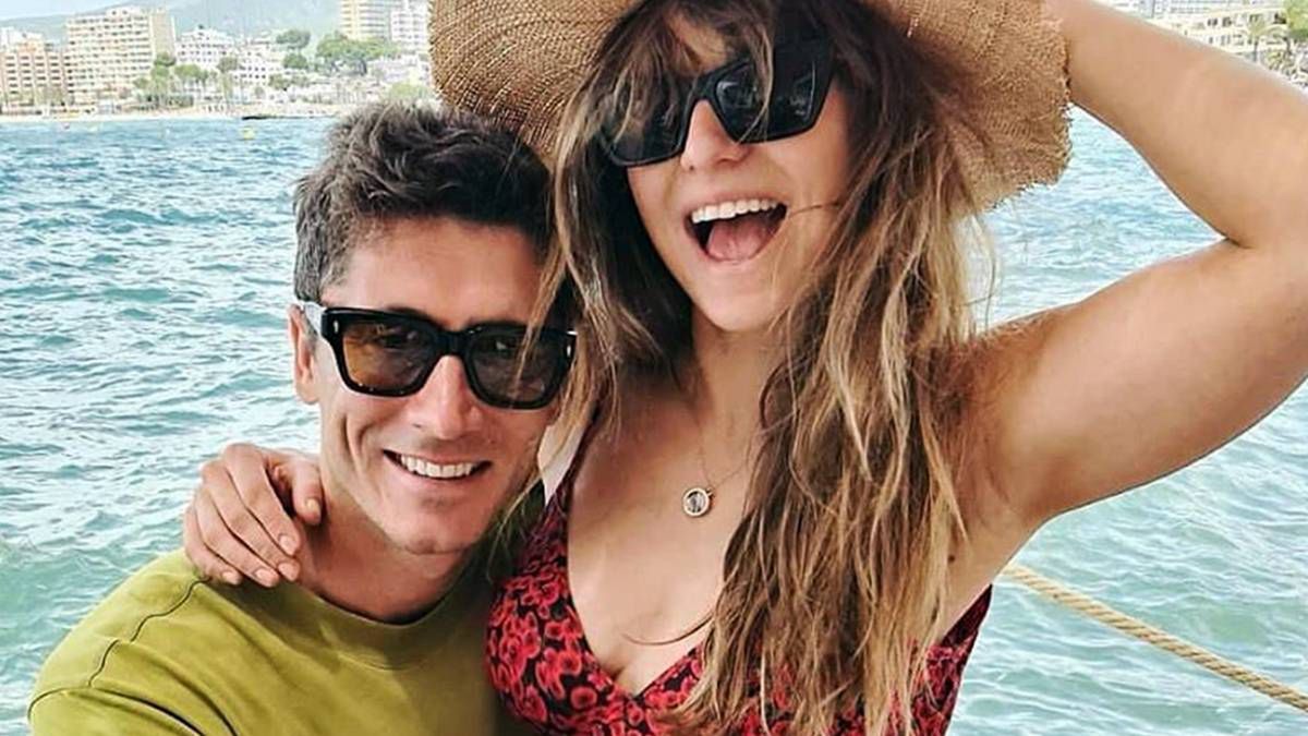 Ania i Robert Lewandowscy na wakacjach chwalą się zdjęciami z córkami. Rozkoszny widok!