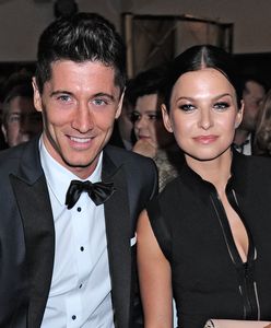 Lewandowscy na plaży w Dubaju. Czule się obejmują