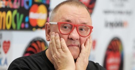Owsiak znów na policji. I znów za wulgaryzm. Czy można mówić, że jest "zaj...ście"?