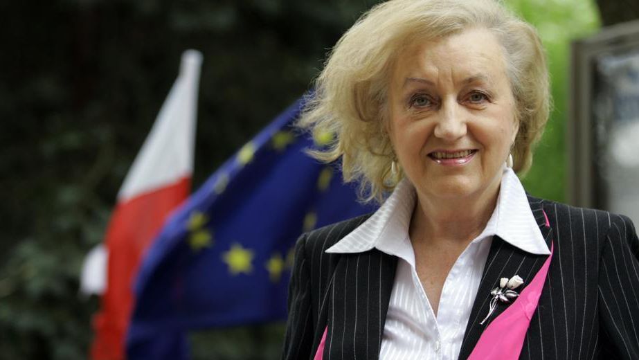 Żałuję, że doszło do wyciągnięcia sprawy sądownictwa na arenę międzynarodową, że doszło do włączenia w polski spór najpierw Rady Europejskiej, a teraz TSUE, że spór z Komisją Europejską jest prowadzony wyraźnie w dwu płaszczyznach: prawnej i politycznej - mówi w WP prof. Genowefa Grabowska