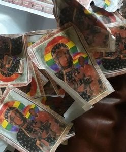 Matka Boska z tęczową aureolą. Brudziński: policja zatrzymała osobę podejrzewaną o dokonanie profanacji