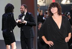 Małgorzata Szumowska w Wenecji wyglądała świetnie. Ale sukienkę miała kłopotliwą