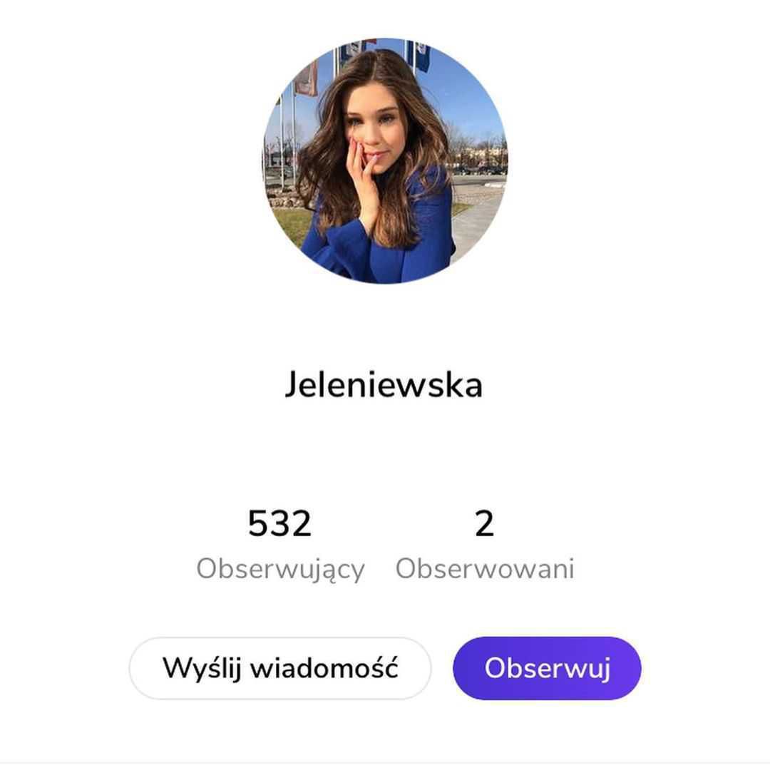 Jeleniewska korzysta z aplikacji LESS