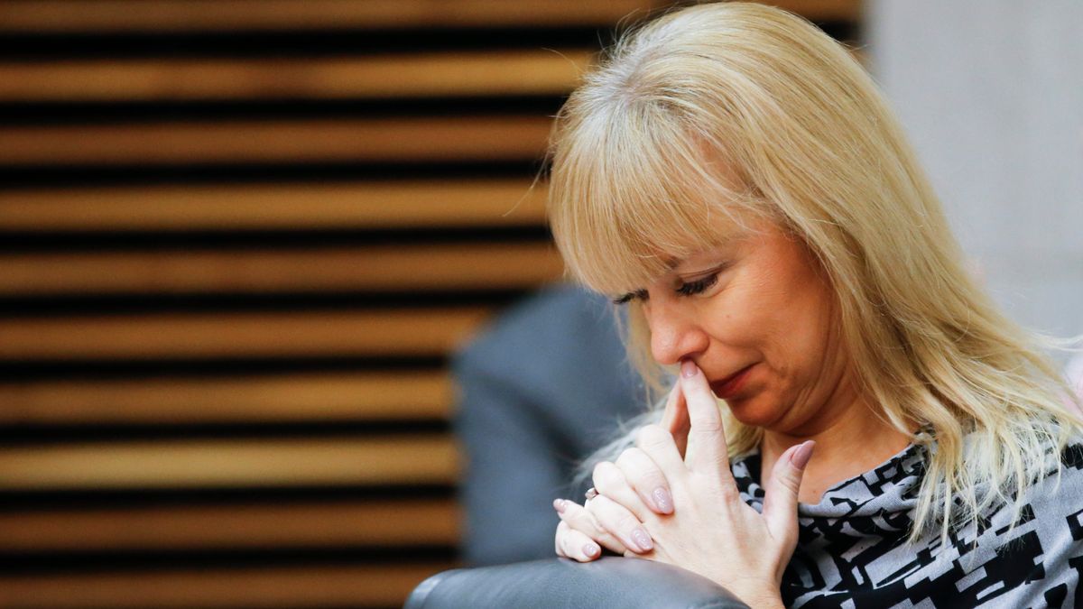 Agenci przeszukali domy i miejsca pracy byłego asystenta oraz brata komisarz Komisji Europejskiej.