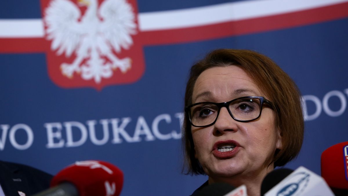 Minister edukacji Anna Zalewska. 