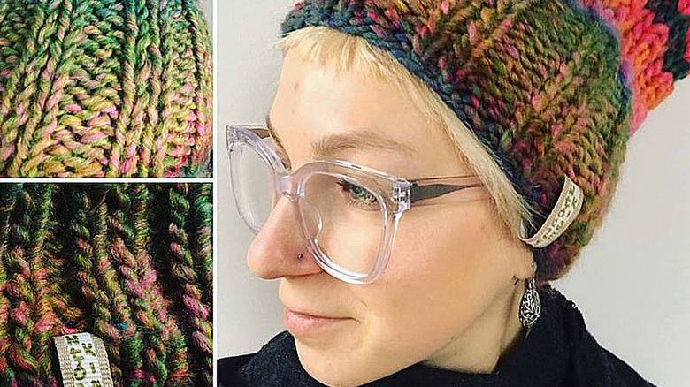 Maria Zamachowska sprzedaje czapki