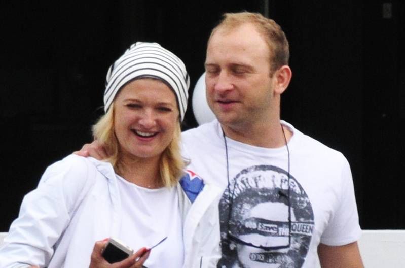 Borys Szyc i Justyna Jeger-Nagłowska całują się w Sopocie [paparazzi]