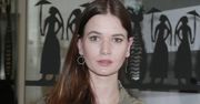 Karolina Malinowska łączy wszystkie trendy. Koszulę moro zestawiła ze skórzanymi spodniami i złotymi butami [zdjęcia]