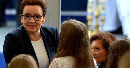 Posłowie PO: w szkołach brakuje podręczników. Rzeczniczka MEN dla WP: nie mamy takich sygnałów