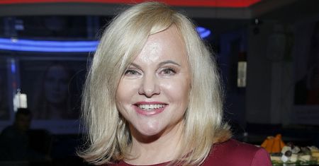 Joanna Kurowska pociesza Agatę Młynarską po stracie ojca