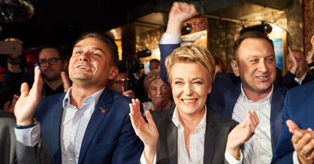 Hanna Zdanowska zapłaciła grzywnę. Pośpiech może jej pomóc w ocaleniu urzędu