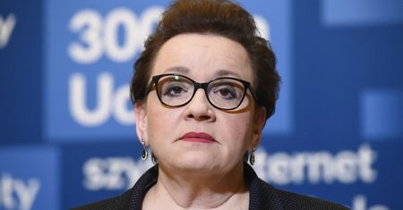 Strajk nauczycieli. Egzaminy odbędą się bez utrudnień? Minister Zalewska komentuje