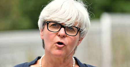 "Tłit". Joanna Kluzik-Rostkowska o decyzji Donalda Tuska i nominacji dla Antoniego Macierewicza