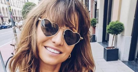 Anna Lewandowska na spacerze z córką