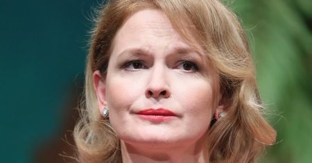 Demony przeszłości nie pozwalają jej być szczęśliwą. Dominika Ostałowska ma żal do ojca
