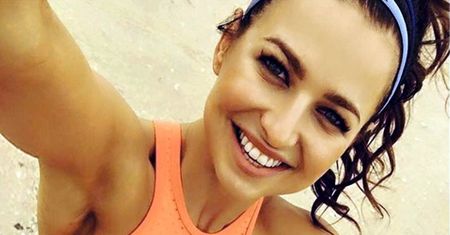 Rzadko ją widzimy w takim stroju! Lewandowska zamieniła buty sportowe na seksowne szpilki
