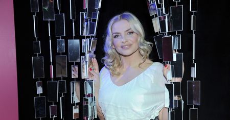 Maja Frykowska poucza Mikołaja Roznerskiego. Ma zagrać jej dziadka