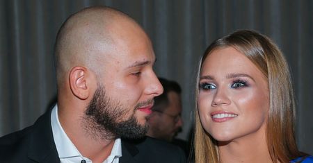 Agnieszka Kaczorowska po porodzie. Wyszła na pierwszy rodzinny spacer