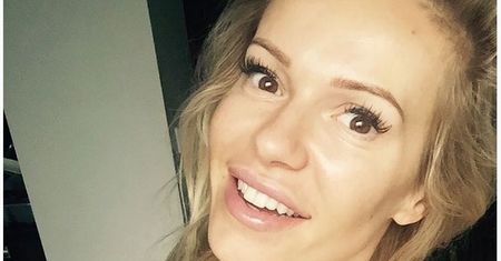 Doda w swoim żywiole. Pozuje w zmysłowym staniku i bez makijażu