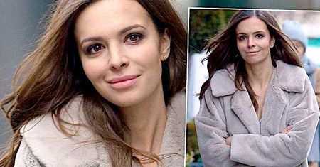 Anna Wendzikowska przyłapana przed studiem TVN! Ubrała się w szarości, więc chyba nie jest wesoło!