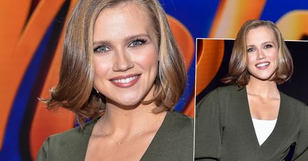 Agnieszka Kaczorowska w obcisłej mini eksponuje spory brzuszek w show TVP. Tak wygląda HOT mama XXI wieku