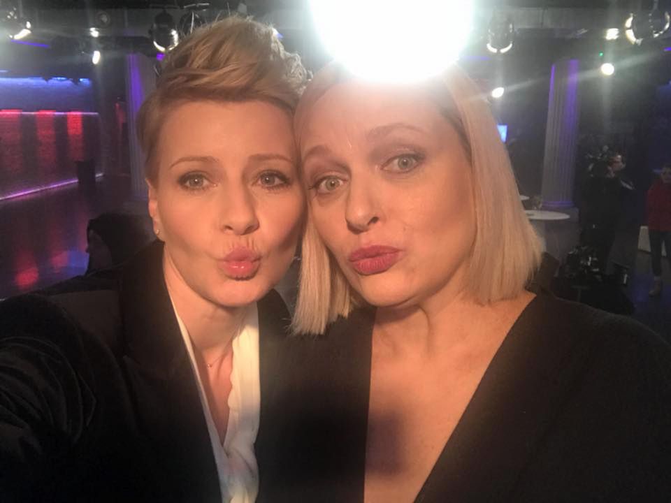 Małgorzata Kożuchowska z Kasią Nosowską na planie serialu "Drugiej szansy".