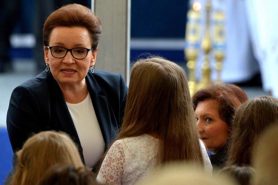 Posłowie PO: w szkołach brakuje podręczników. Rzeczniczka MEN dla WP: nie mamy takich sygnałów
