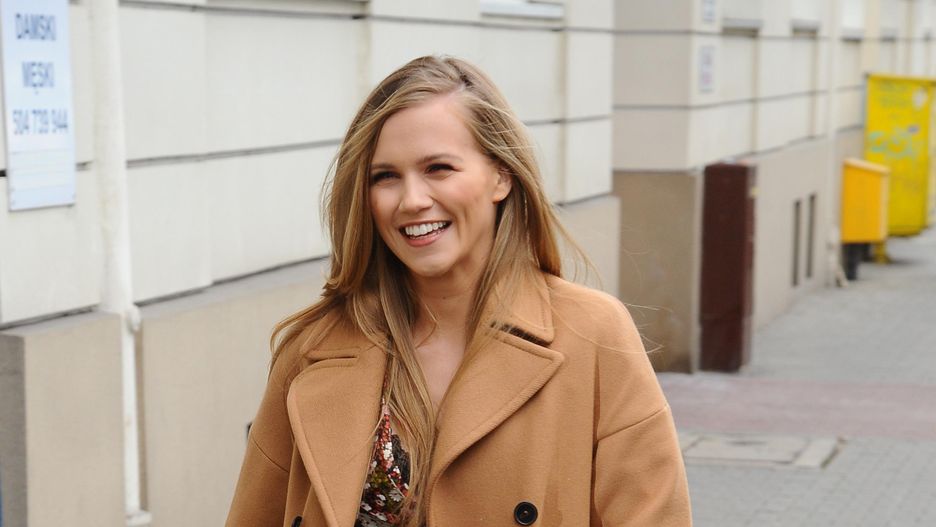 Agnieszka Kaczorowska wie, jak wyglądać z klasą - nawet, jak jest chłodno