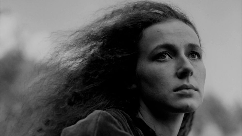 Bożena Krzyżanowska - kadr z filmu "Ognisty anioł" z 1985 r.
