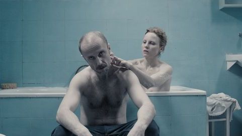 Łukasz Simlat i Julia Kijowska zagrali małżeństwo w filmie "Żelazny most"