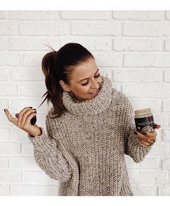 Jaki sweter nosić tej zimy? Zobacz, co wybierają gwiazdy