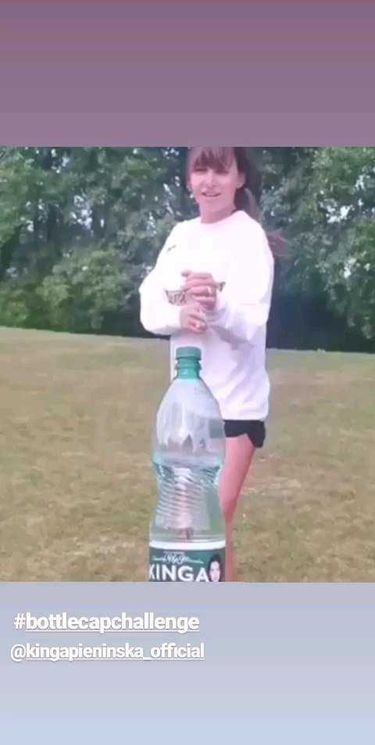 Anna Lewandowska - butelka wody