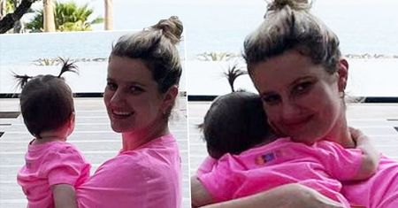 Zofia Zborowska z córką w identycznych stylizacjach. Ich wspólna sesja zdjęciowa z Cypru nie mogła być piękniejsza