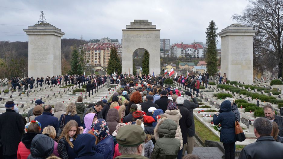 Na Cmentarzu Łyczakowskim zatrzymano trzech studentów z Polski