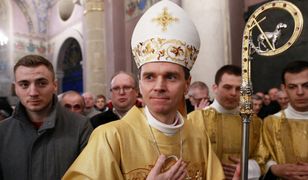 Biskup Mirosław Milewski: nie mieszkam w pałacu
