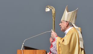 Abp Jędraszewski: wielkie siły kierują atak na Polskę