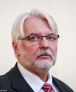 Witold Waszczykowski skarży się na "skandaliczne warunki lotu". Internauci nie współczują