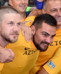 Antoni Królikowski przeszedł metamorfozę. Ściął włosy niemal na łyso