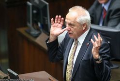 Niesiołowski nazwał Rydzyka "parodią księdza". Został pozwany