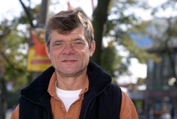 Henryk Gołębiewski dorabia jako monter. Żadnej pracy się nie boi