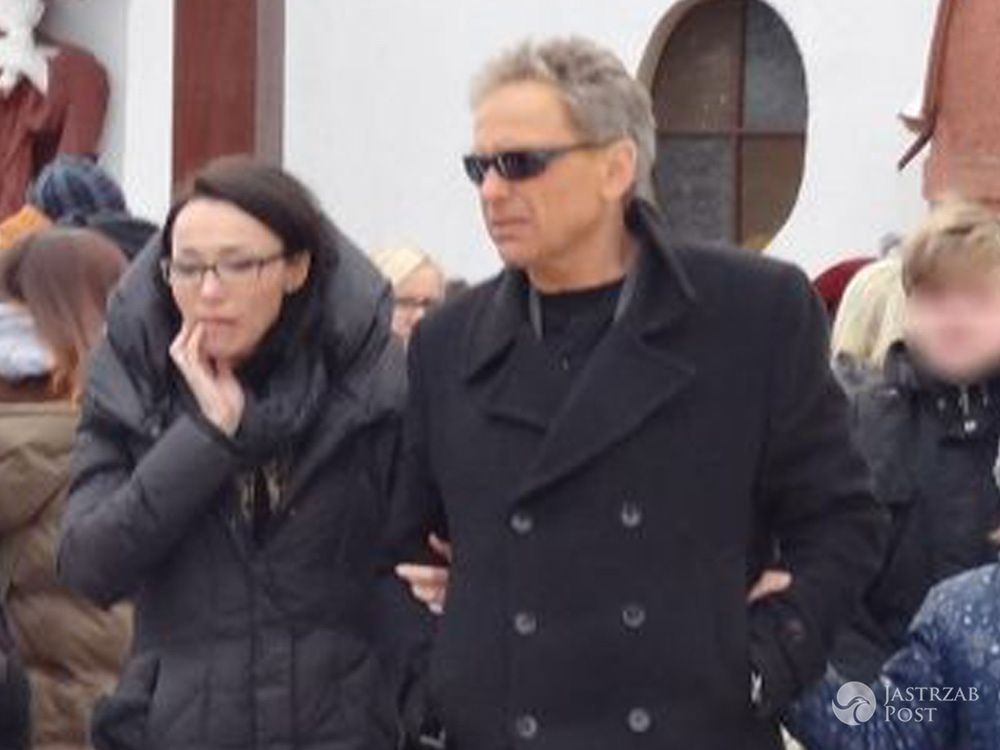 Jacek Borkowski i Karolina Borkowska żegnają Magdalenę Gotowiecką (fot. East News)