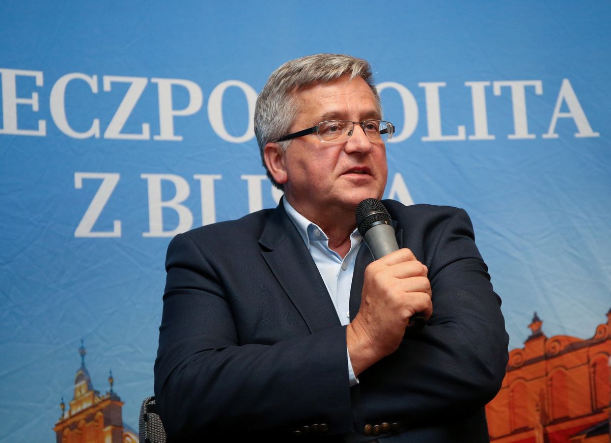Bronisław Komorowski kręci głową na kłopoty w opozycji. "Powinna mieć świetnie ułożone karty"
