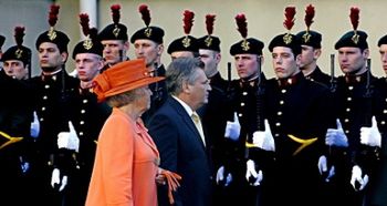 Królowa Beatrix powitała prezydenta Kwaśniewskiego