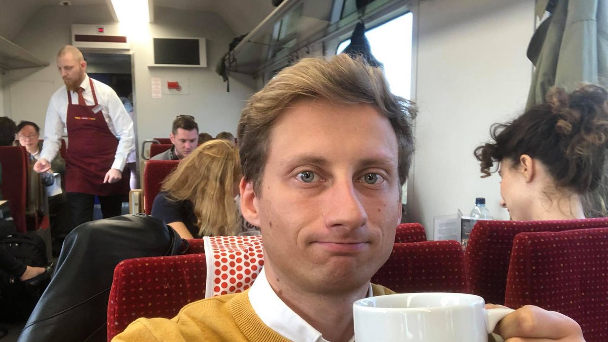 Franciszek Sterczewski w pociągu do Warszawy