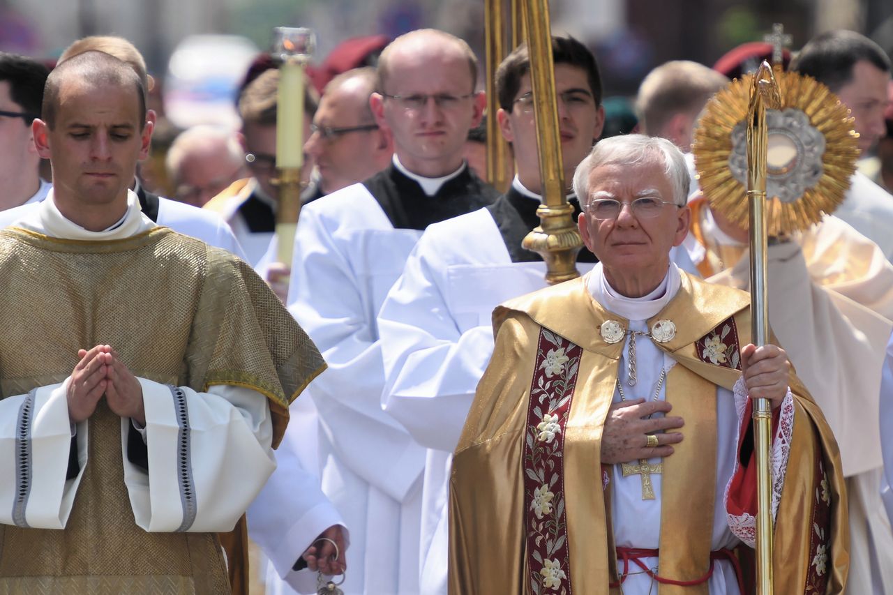 Abp Jędraszewski: Karta LGBT i instrukcje WHO to programy deprawacji dzieci